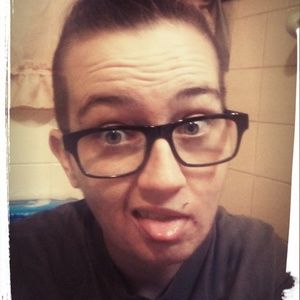 Meet your Posher, Amber